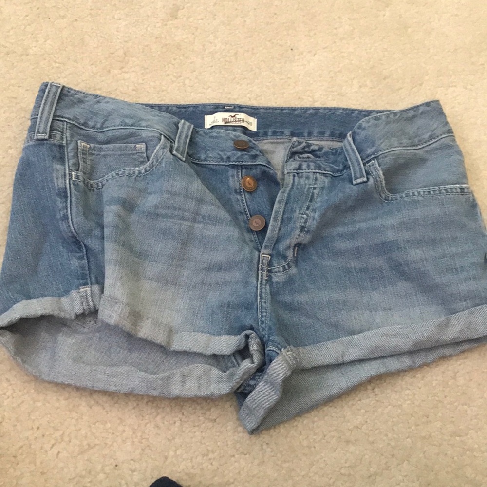 Hollister jean shorts!!!